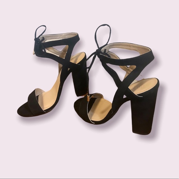 👠SALE 2/$12.00‼️ CHARLOTTE RUSSE Women’s Black Suede Sandal Block Heel size 7 - Picture 7 of 7